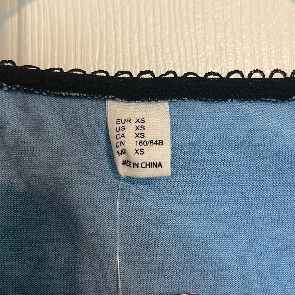 Pretty little top blue lining with black overlay lace size extra small - Picture 2 of 5